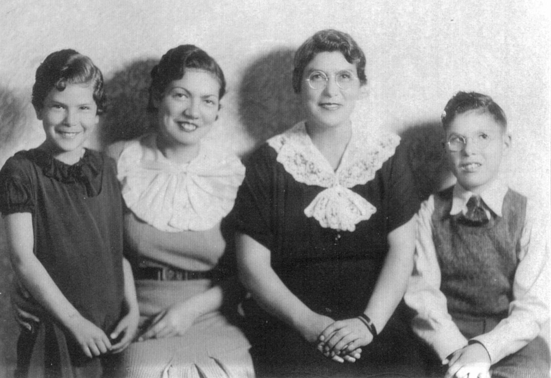 Blanch Adams, Lorna Adams, Vida Brown Adams Gregerson, Cyrus Adams